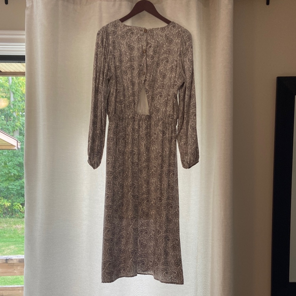 Paper Crane Grey and White Paisley Long Sleeve Dress